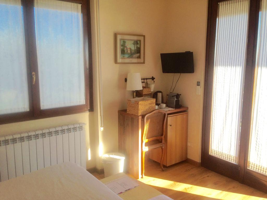 Dal Generale Ξενοδοχείο Moniga del Garda Δωμάτιο φωτογραφία