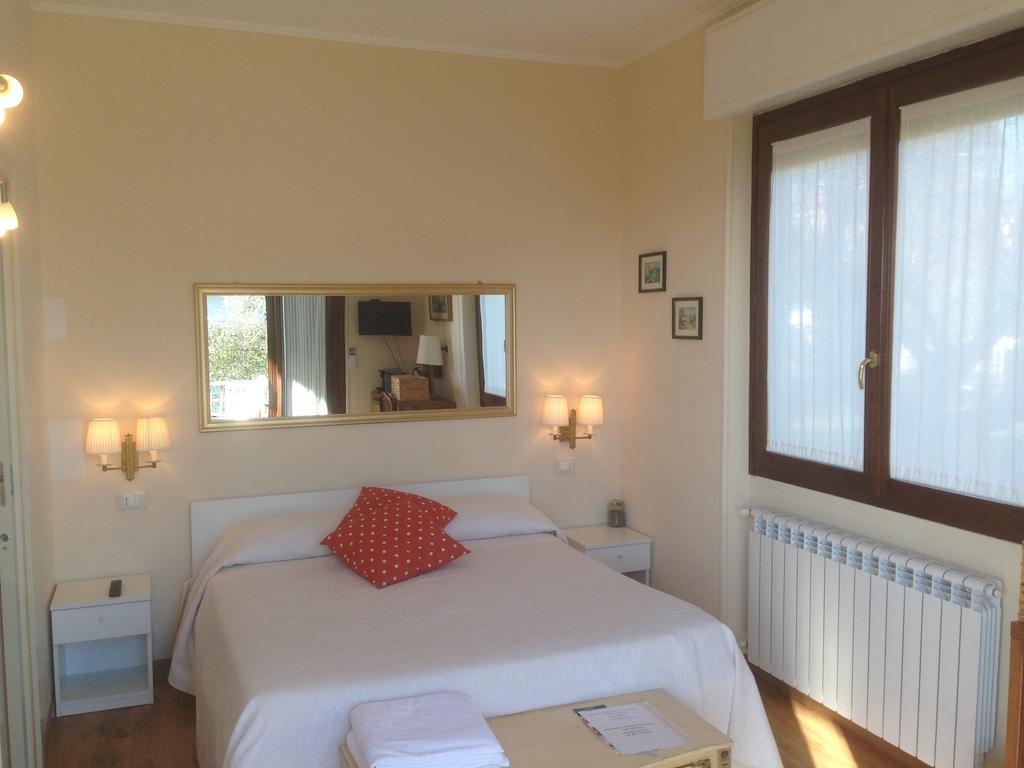 Dal Generale Ξενοδοχείο Moniga del Garda Δωμάτιο φωτογραφία